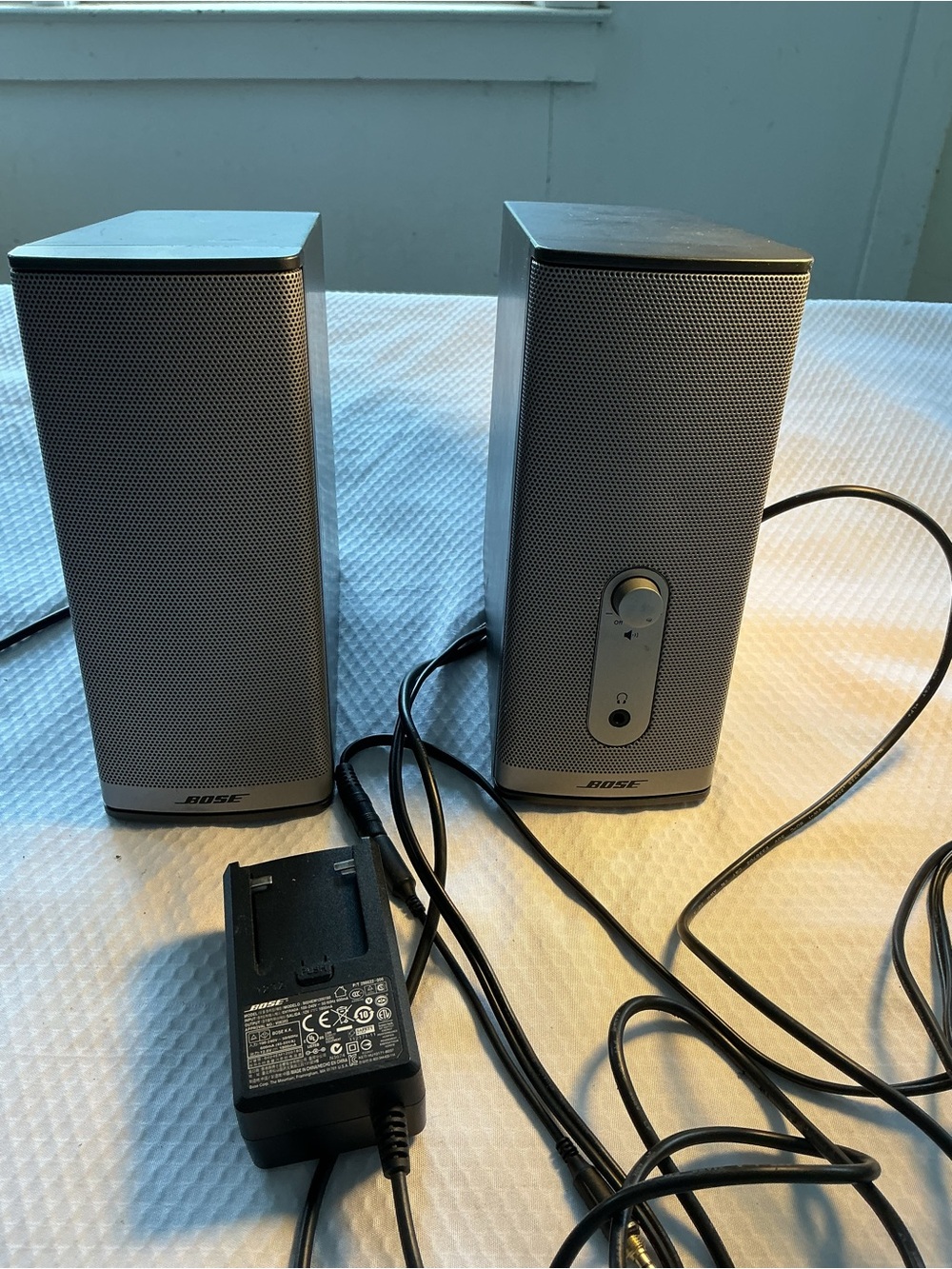 Bose Silver/Gray Desktop Stereo Speakers with Volume Control